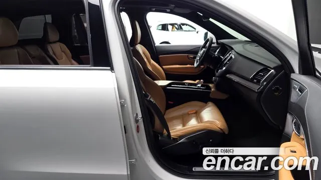 Volvo XC90 Generation 2 — Фото автомобиля 26