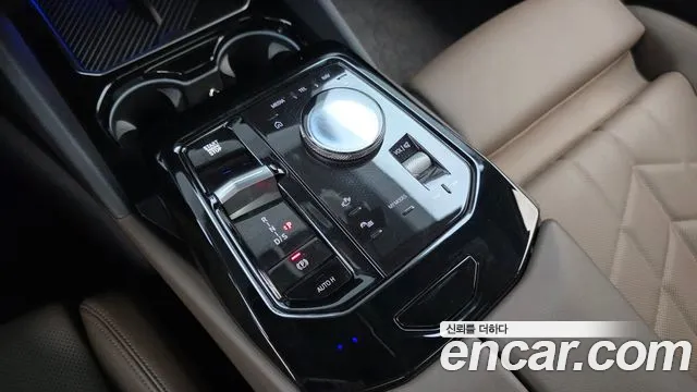 BMW 5 Series G60 — Фото автомобиля 12