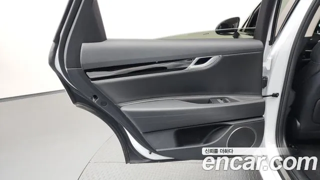 Genesis G80 Бензин 2.5 турбо AWD — Фото автомобиля 20