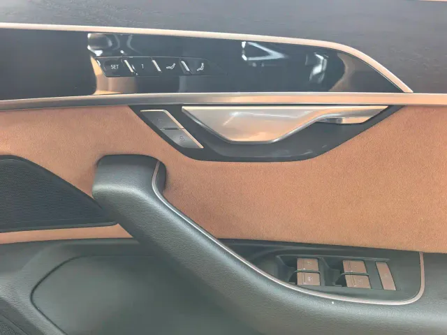 Audi A8 — Фото автомобиля 20