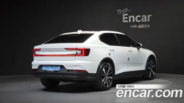 Polestar 2 — Фото автомобиля 2