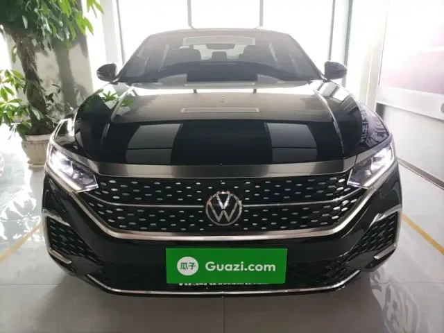 Volkswagen Passat — Фото автомобиля 2