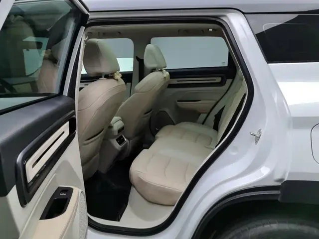 Geely ICON — Фото автомобиля 11