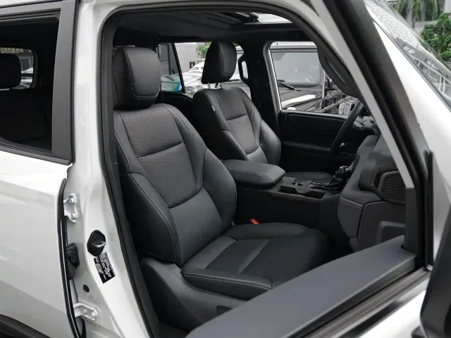 Toyota Prado — Фото автомобиля 6