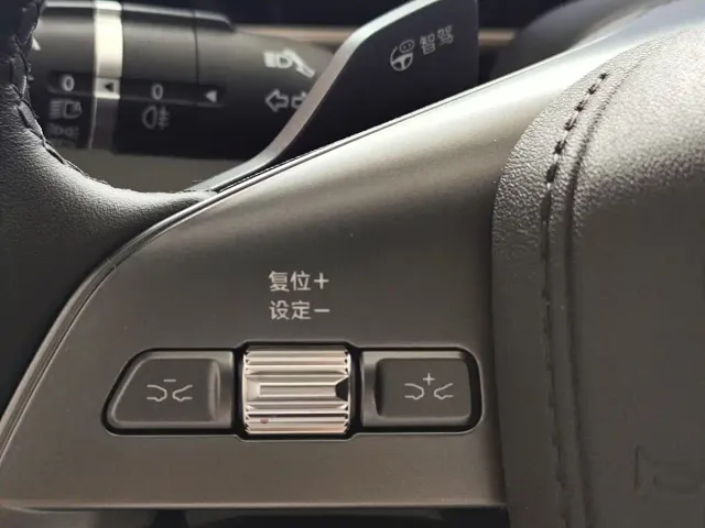 BYD Qin L — Фото автомобиля 13