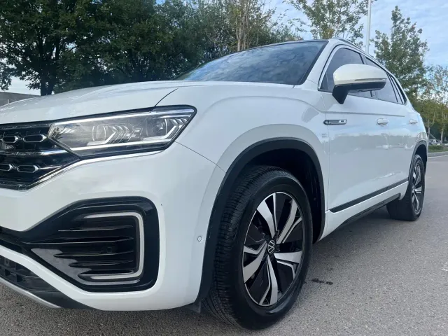 Volkswagen Tayron GTE Plug-in Hybrid — Фото автомобиля 4
