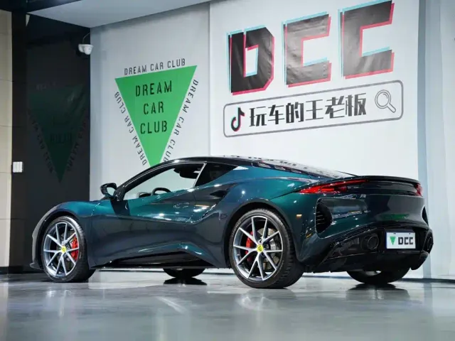 Lotus Emira — Фото автомобиля 11