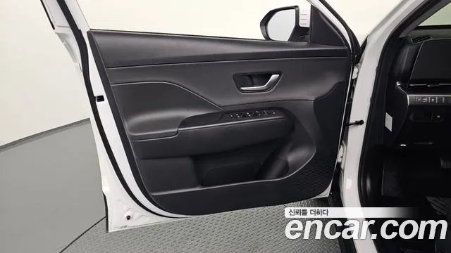 Hyundai Kona SX2 — Фото автомобиля 13