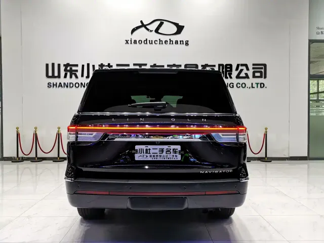 Lincoln Navigator — Фото автомобиля 17