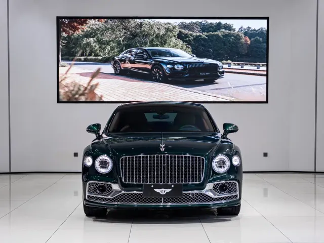 Bentley Flying Spur — Фото автомобиля 2