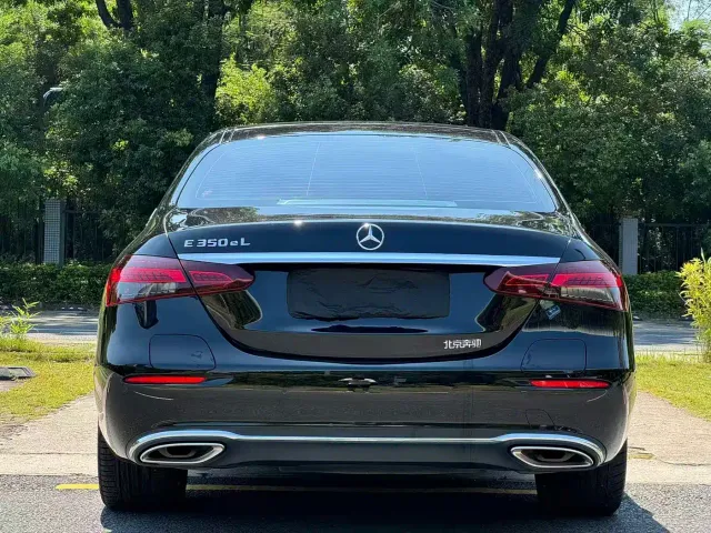 Mercedes-Benz E-Class — Фото автомобиля 4