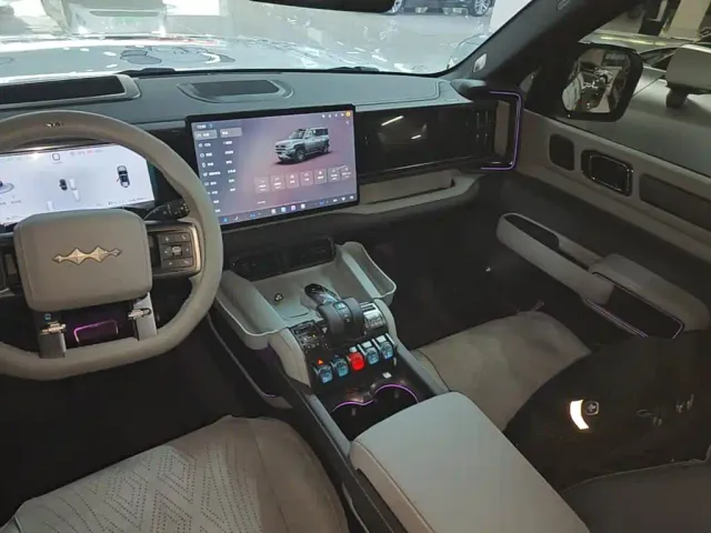 BYD FangChengBao Leopard 5 — Фото автомобиля 13