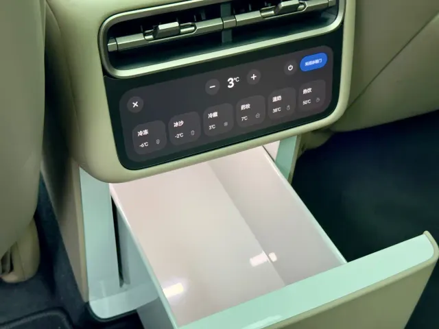Li Auto Li Xiang L9 2026 Base Model — Фото автомобиля 11