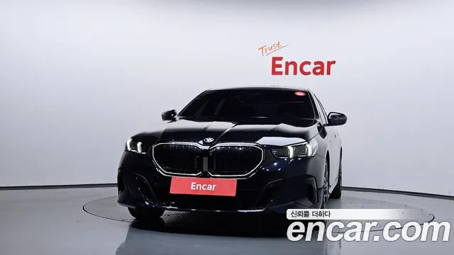 BMW 5 Series — Фото автомобиля 3