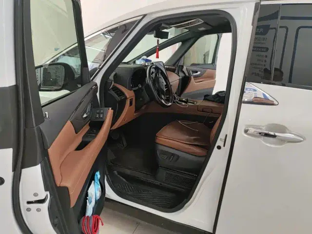 Toyota Vellfire — Фото автомобиля 5