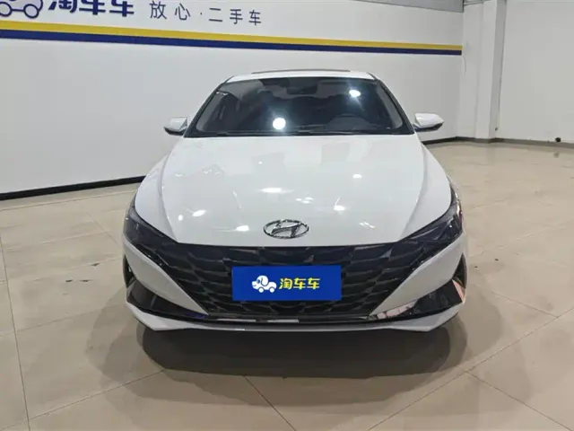 Hyundai Elantra — Фото автомобиля 2