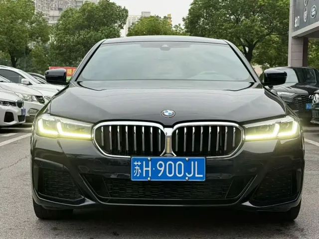 BMW 5 Series — Фото автомобиля 2