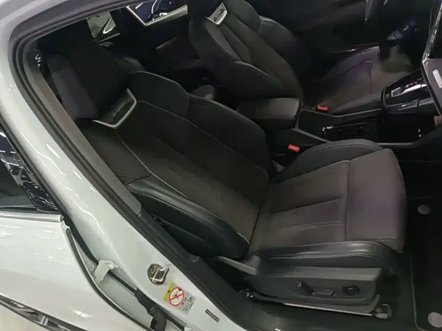 Audi Q4 e-tron — Фото автомобиля 24