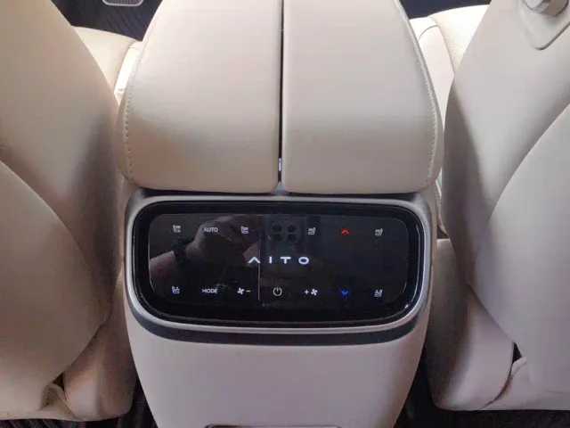Aito M7 — Фото автомобиля 13