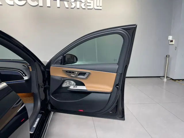 Mercedes-Benz E-Class — Фото автомобиля 15