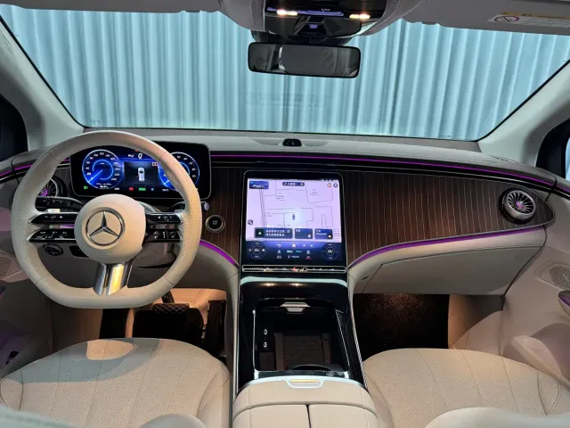 Mercedes-Benz EQE SUV — Фото автомобиля 5