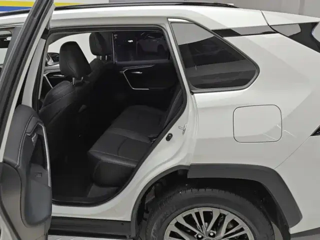 Toyota Wildlander — Фото автомобиля 11
