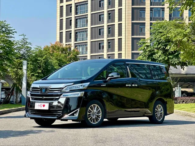 Фотография автомобиля — Toyota Vellfire