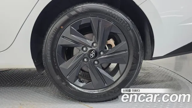 Hyundai Avante — Фото автомобиля 6