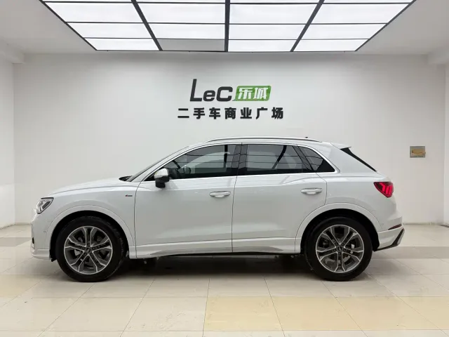 Audi Q3 — Фото автомобиля 5