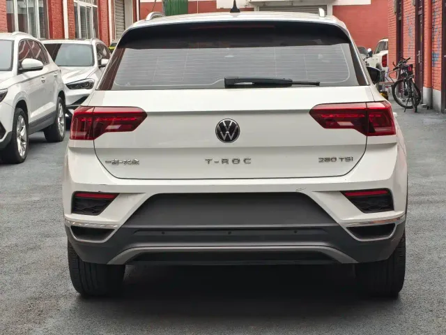 Volkswagen T-Roc — Фото автомобиля 3