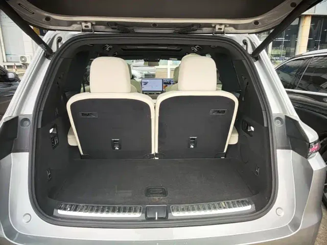 Li Auto Li Xiang L9 2022 Max — Фото автомобиля 18