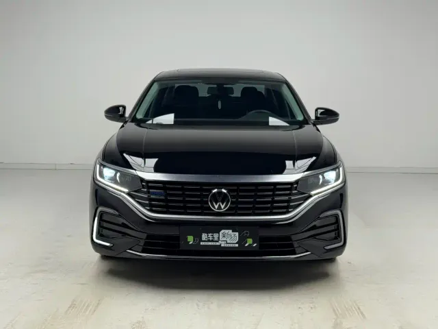 Volkswagen Passat — Фото автомобиля 2