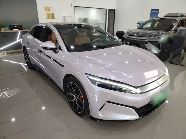 BYD Han L — Фото автомобиля 21