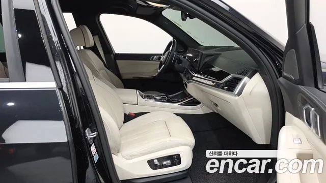 BMW X7 — Фото автомобиля 11