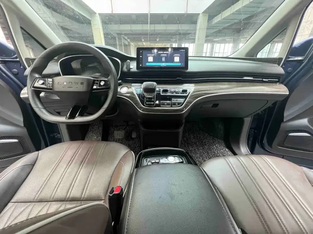 Roewe iMAX8 — Фото автомобиля 16