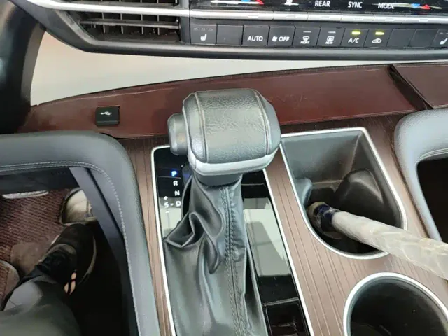 Toyota Granvia — Фото автомобиля 13