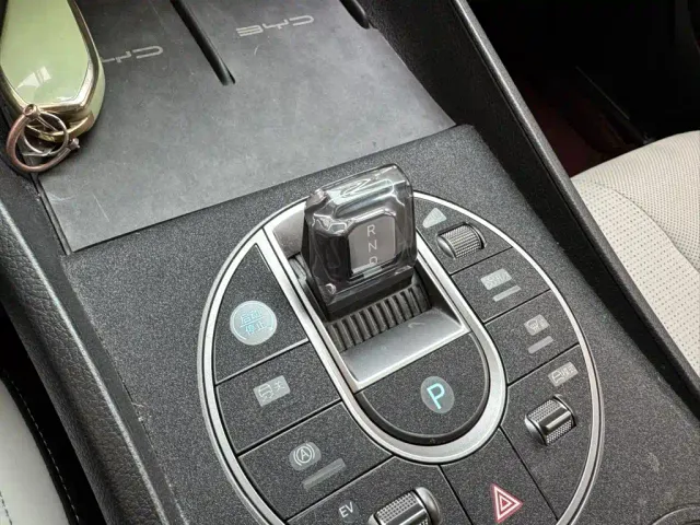 BYD Seal 05 DM-i — Фото автомобиля 15