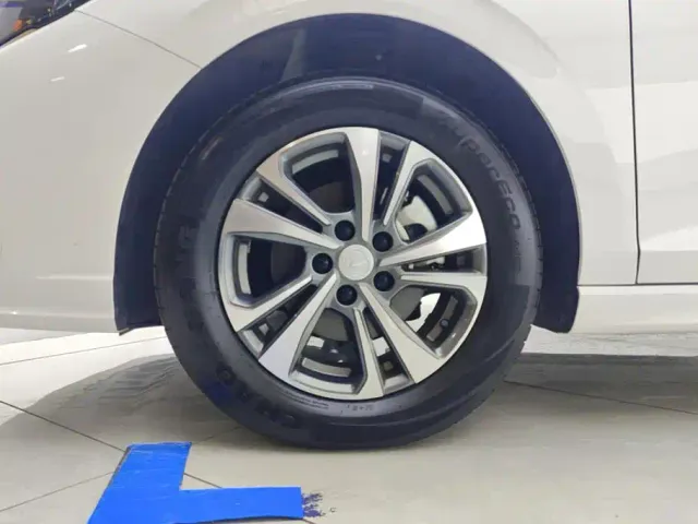 Changan Eado — Фото автомобиля 6