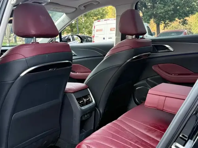 Hongqi H5 — Фото автомобиля 11