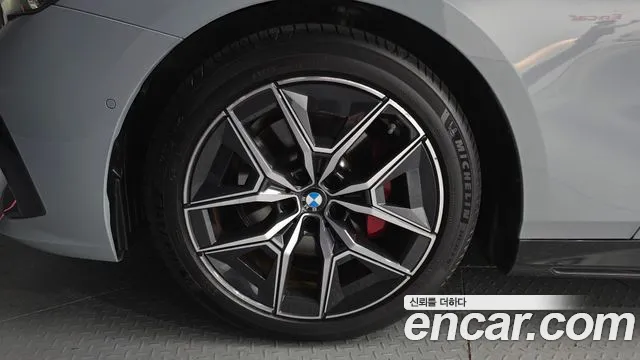 BMW 5 Series G60 — Фото автомобиля 5