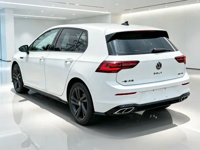 Volkswagen Golf — Фото автомобиля 6