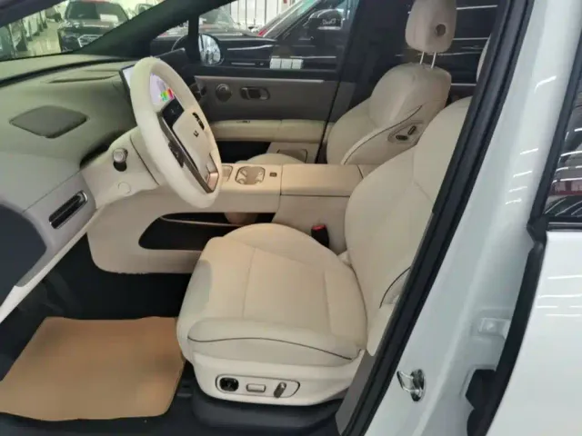 Li Auto i6 — Фото автомобиля 14