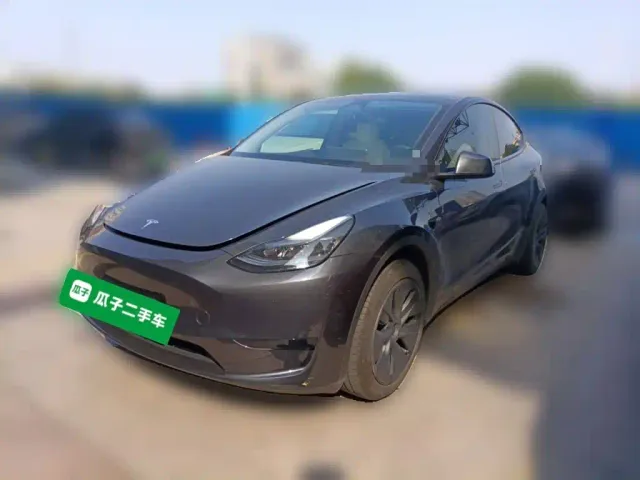 Фотография автомобиля — Tesla Model Y