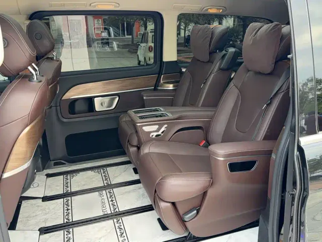 Mercedes-Benz V-Class — Фото автомобиля 15