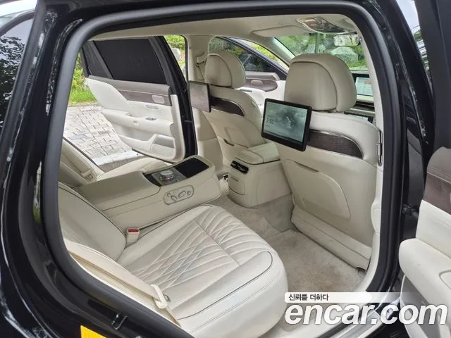 Genesis G90 Бензин 3.5 турбо AWD — Фото автомобиля 13