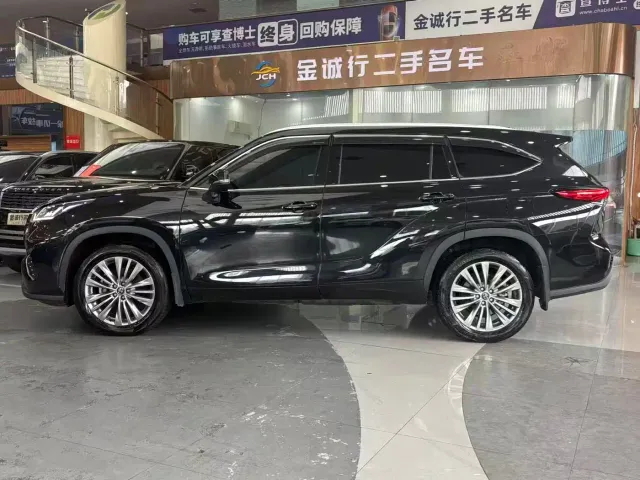 Toyota Highlander — Фото автомобиля 3