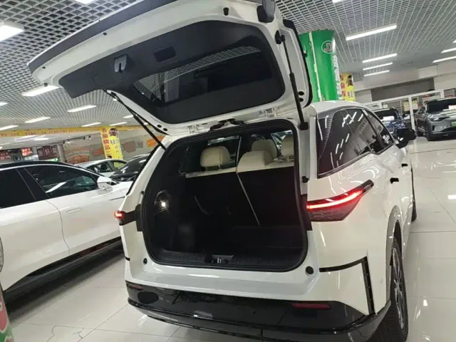 Toyota BoZhi 3X — Фото автомобиля 18