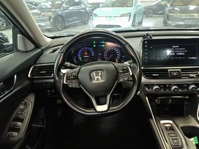 Honda Accord — Фото автомобиля 10