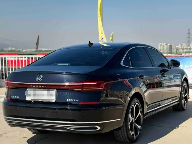 Volkswagen Passat — Фото автомобиля 6