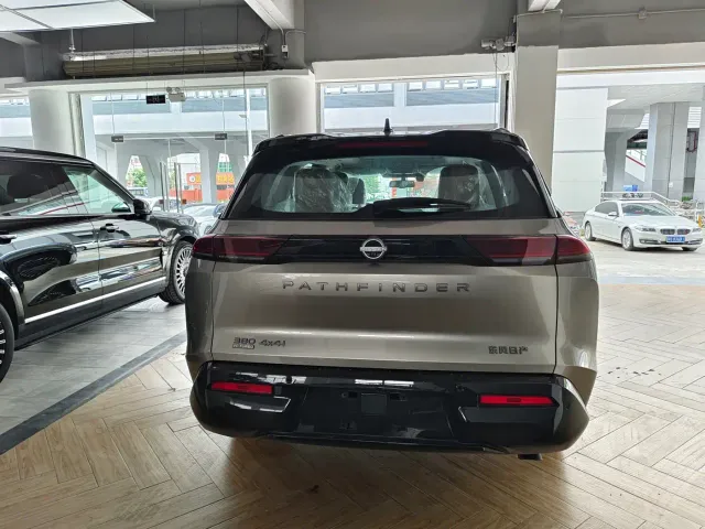 Nissan Terra — Фото автомобиля 8